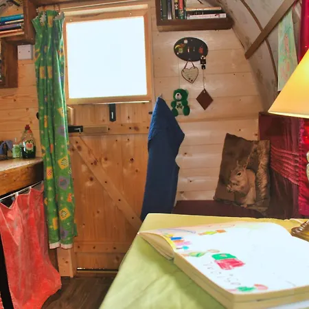 The Wonderly Wagon Campsite Fintown